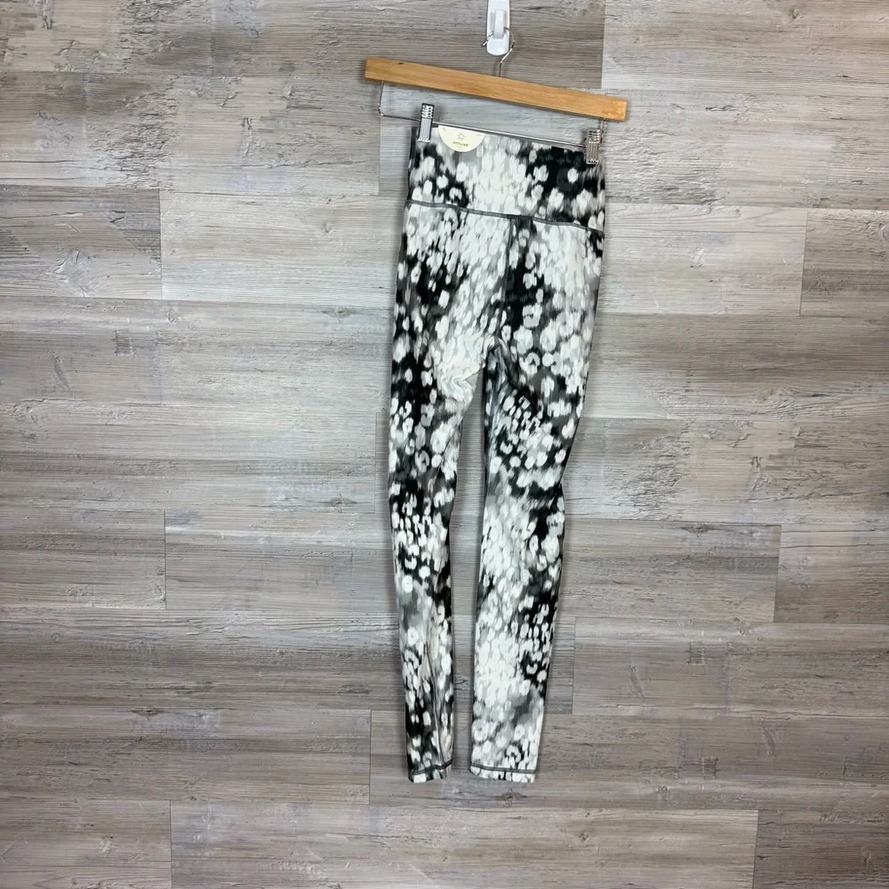 OFFLINE by Aerie Real Me Crossover Leggings 7/8 Abstract Print Small - Picture 3 of 8